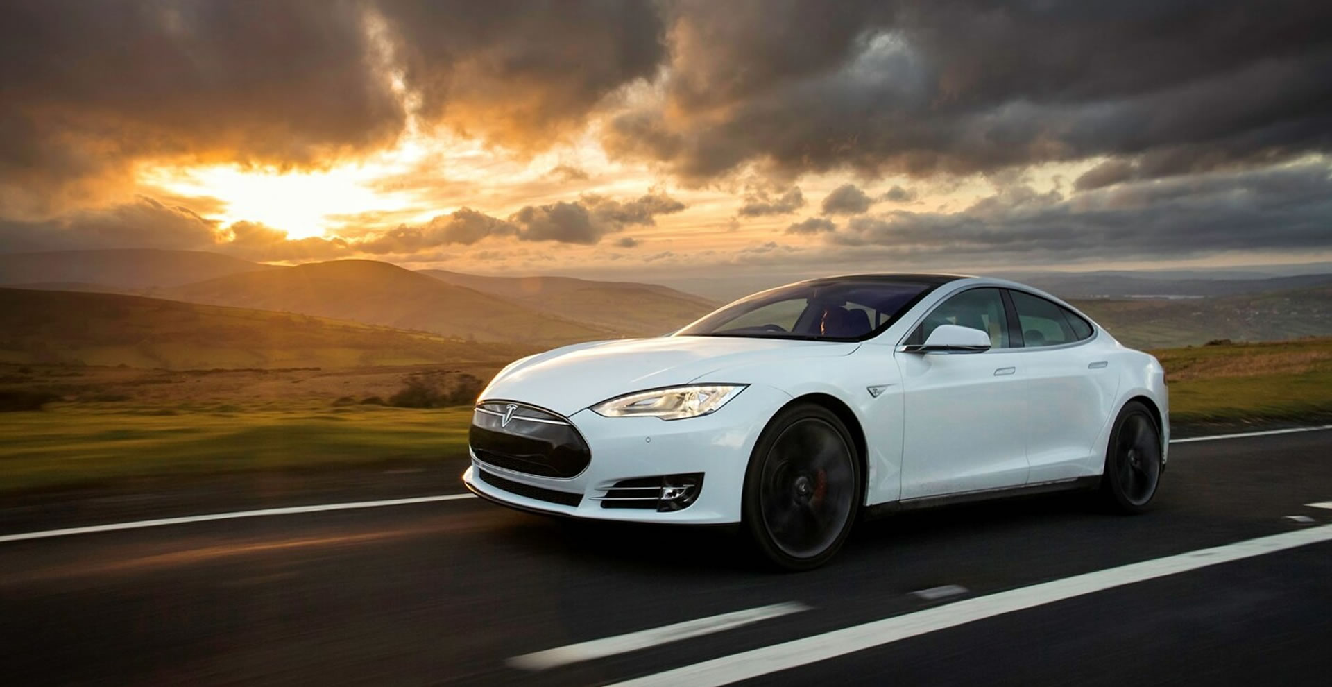 noleggio Tesla modello S - Noleggio Ecologico