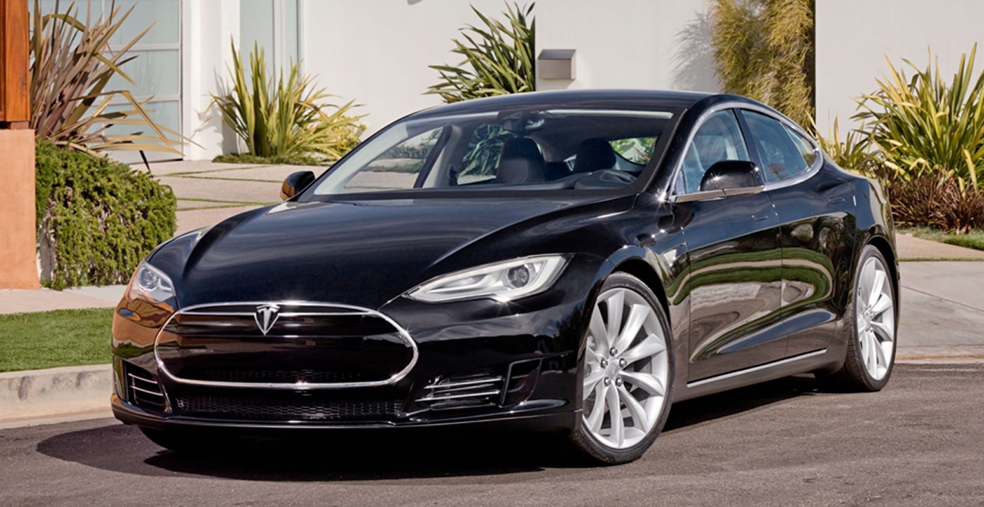 noleggio Tesla modello S - Noleggio Ecologico
