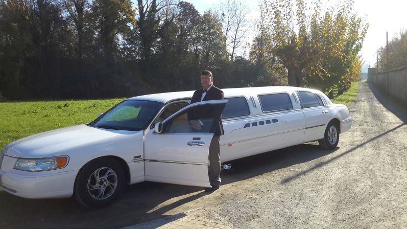 Noleggio Limousine Lincoln Town Car Stretch